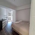 Urban Nest Modern Near Center Apartment *