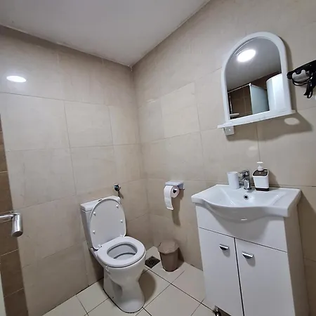 Urban Nest Modern Near Center