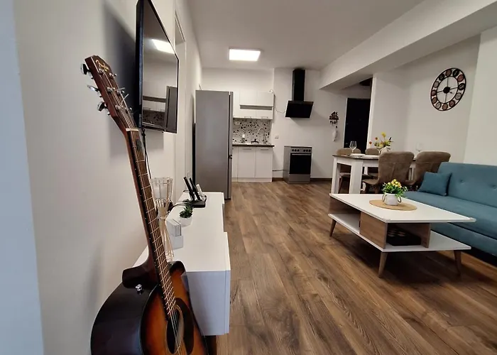 Urban Nest Modern Near Center Appartement Skopje