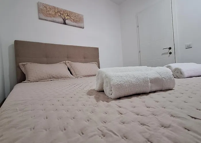 Urban Nest Modern Near Center