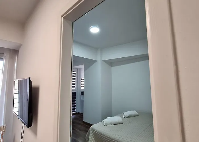 Urban Nest Modern Near Center *