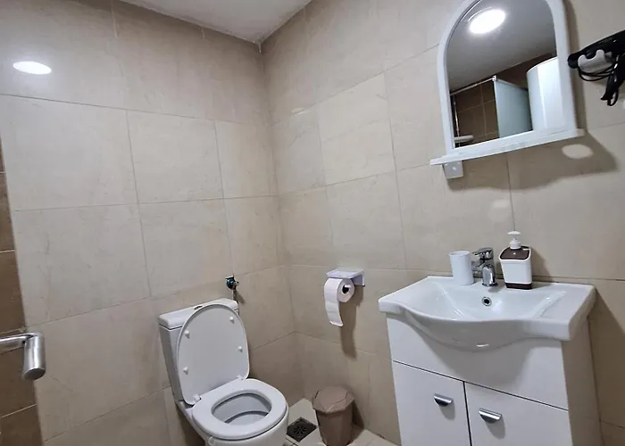 Urban Nest Modern Near Center